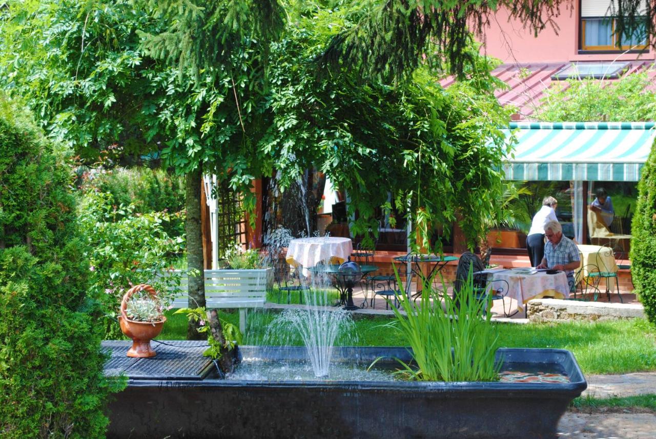 L'Auberge Des Gourmets Hotel Restaurant Le Vaudioux Luaran gambar
