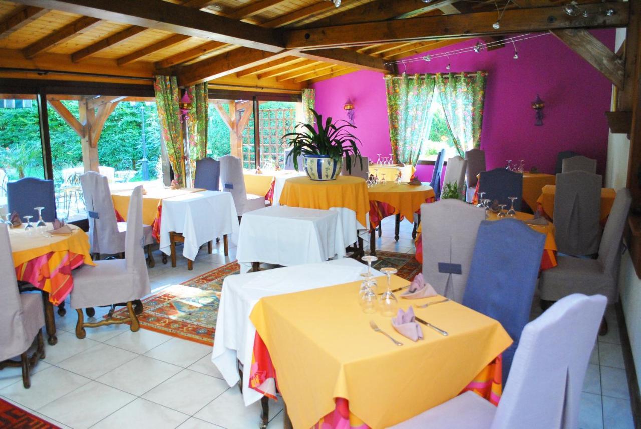 L'Auberge Des Gourmets Hotel Restaurant Le Vaudioux Luaran gambar